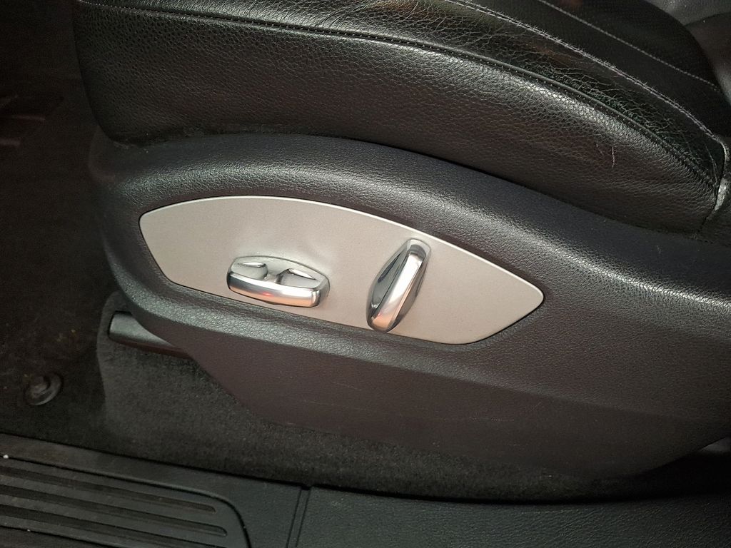 Thumbnail: 2014 Porsche Cayenne - 10