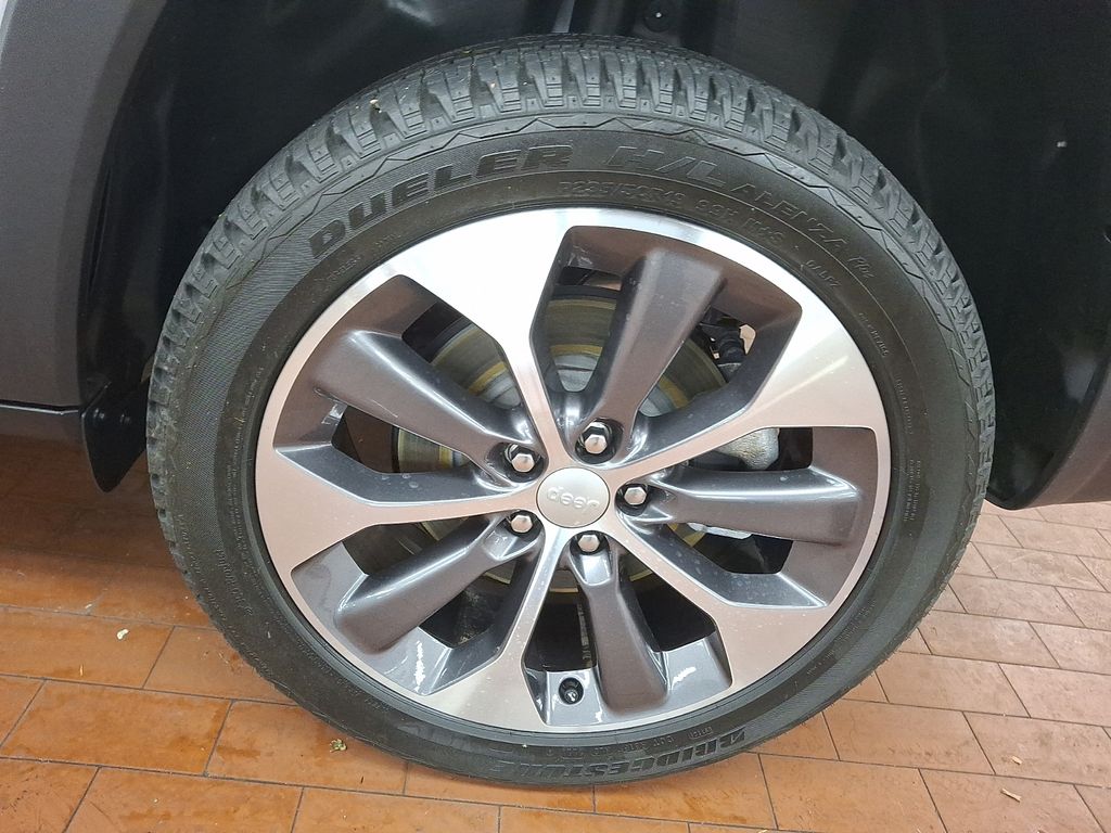 Thumbnail: 2022 Jeep Cherokee - 6