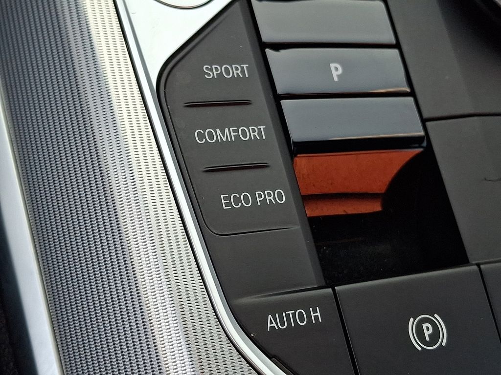 Thumbnail: 2023 BMW 3 Series - 21