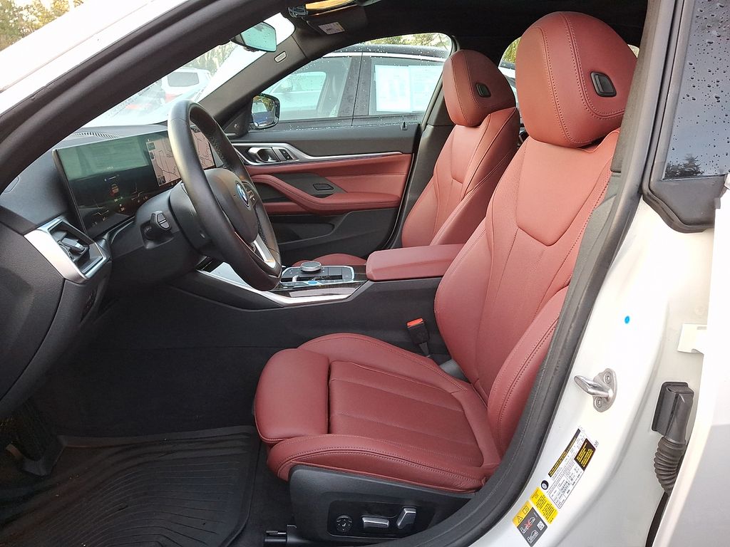 Thumbnail: 2023 BMW i4 - 9