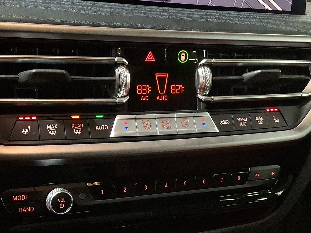 Thumbnail: 2023 BMW X4 - 13