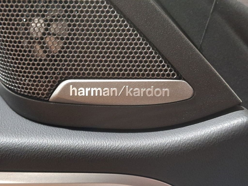 Thumbnail: 2025 BMW i4 - 25