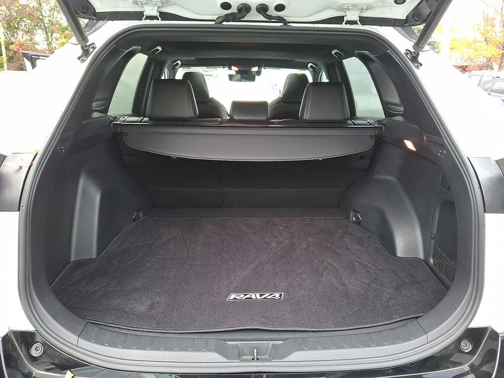 Thumbnail: 2020 Toyota RAV4 - 27