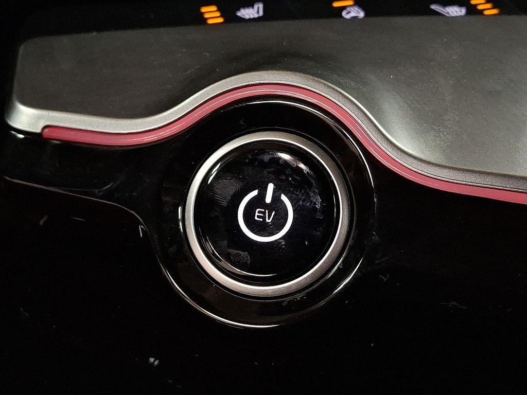 Thumbnail: 2023 Kia EV6 - 22