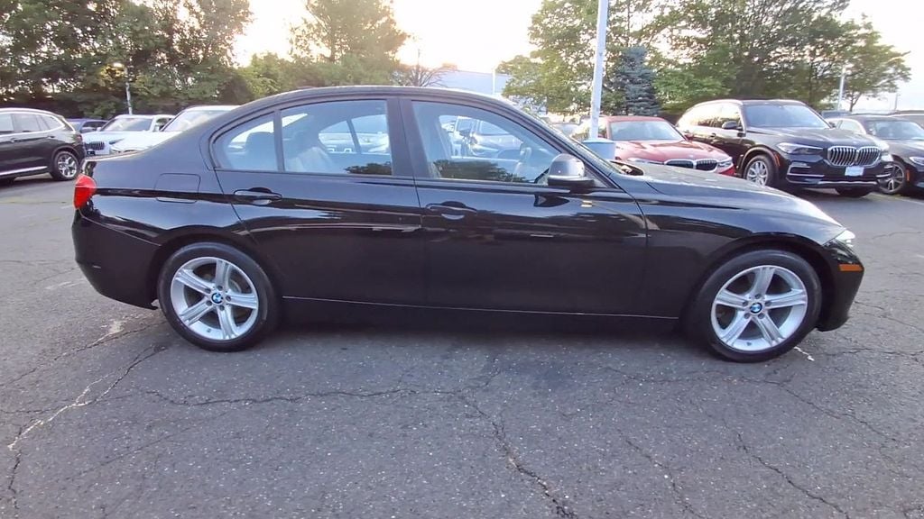 Thumbnail: 2015 BMW 3 Series - 9
