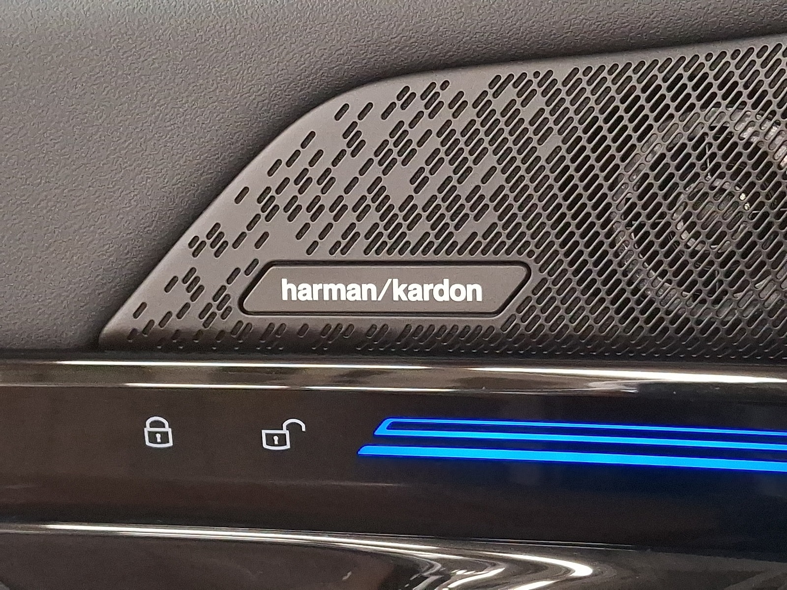 Thumbnail: 2025 BMW 5 Series - 20