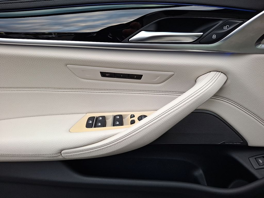 Thumbnail: 2018 BMW 5 Series - 8