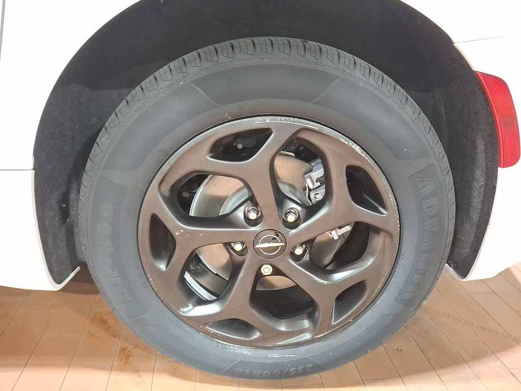 Thumbnail: 2024 Chrysler Pacifica - 8