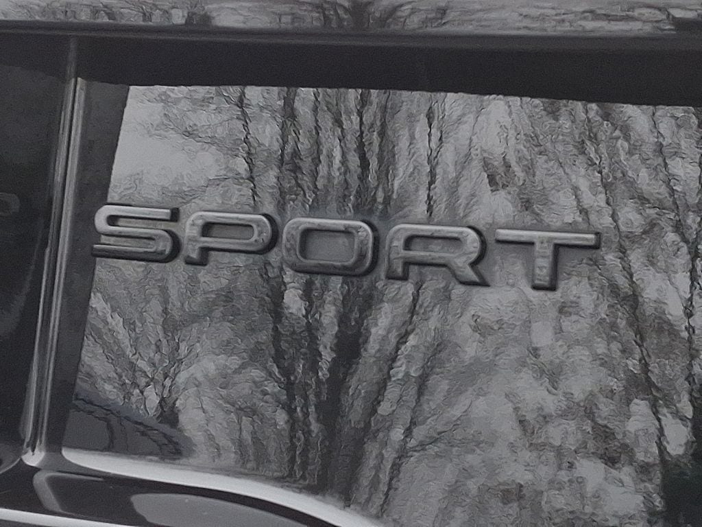 Thumbnail: 2023 Land Rover Discovery Sport - 30