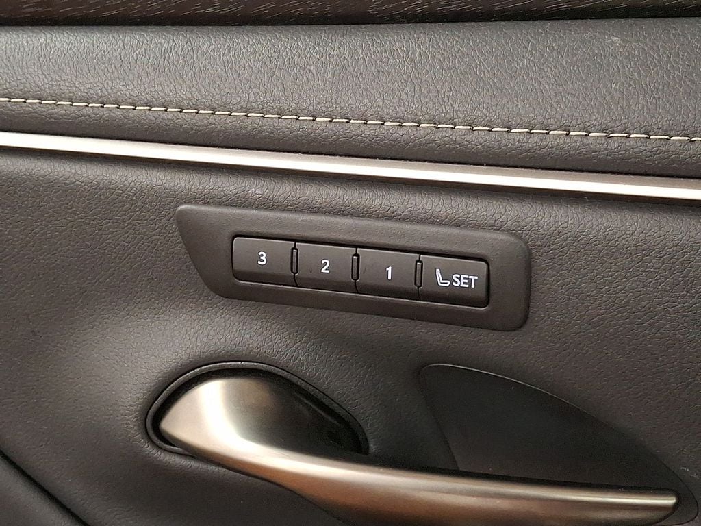 Thumbnail: 2024 Lexus ES - 26