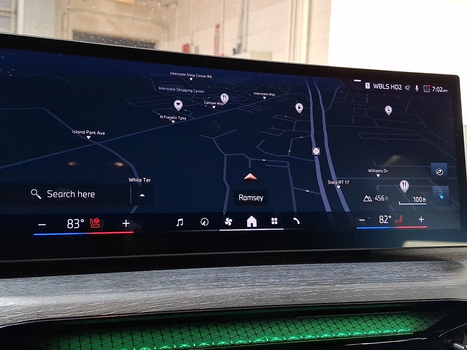 Thumbnail: 2025 BMW i4 - 14