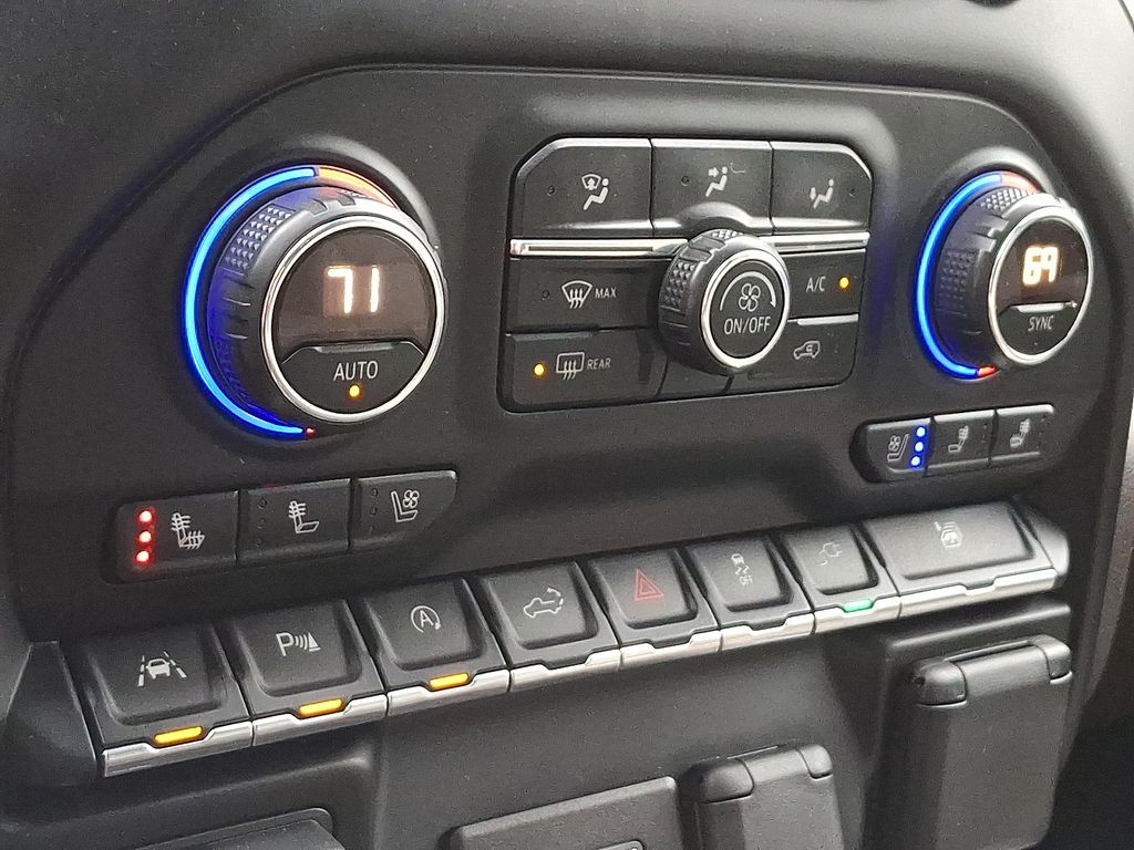 Thumbnail: 2019 Chevrolet Silverado 1500 - 9