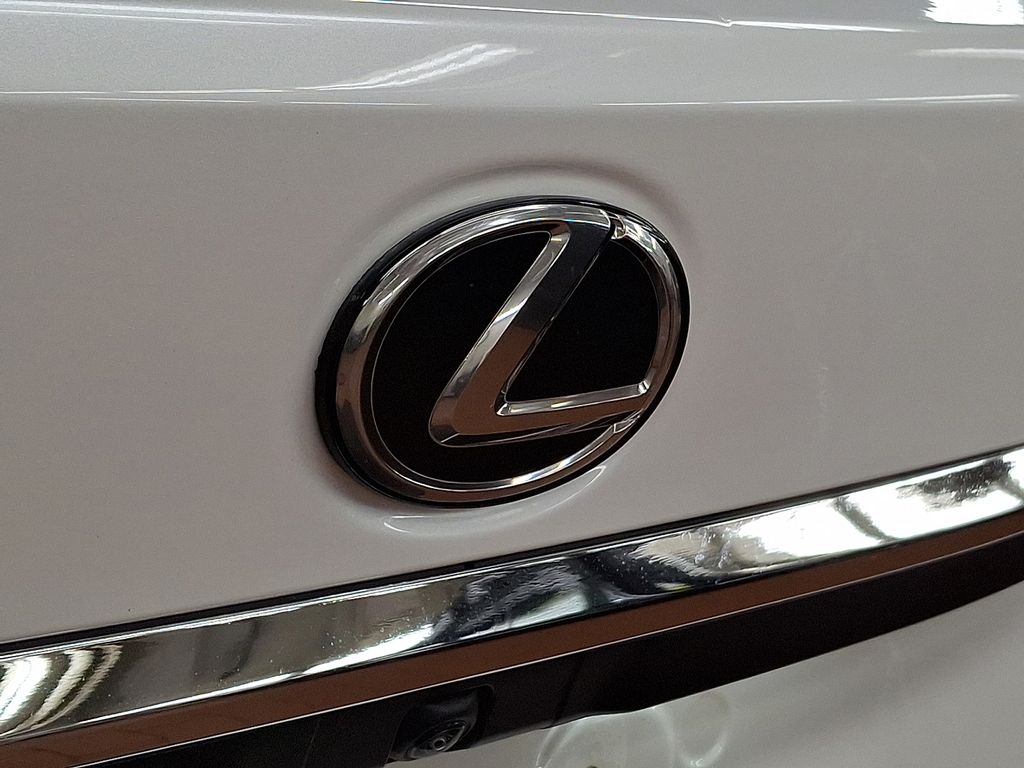 Thumbnail: 2024 Lexus ES - 30