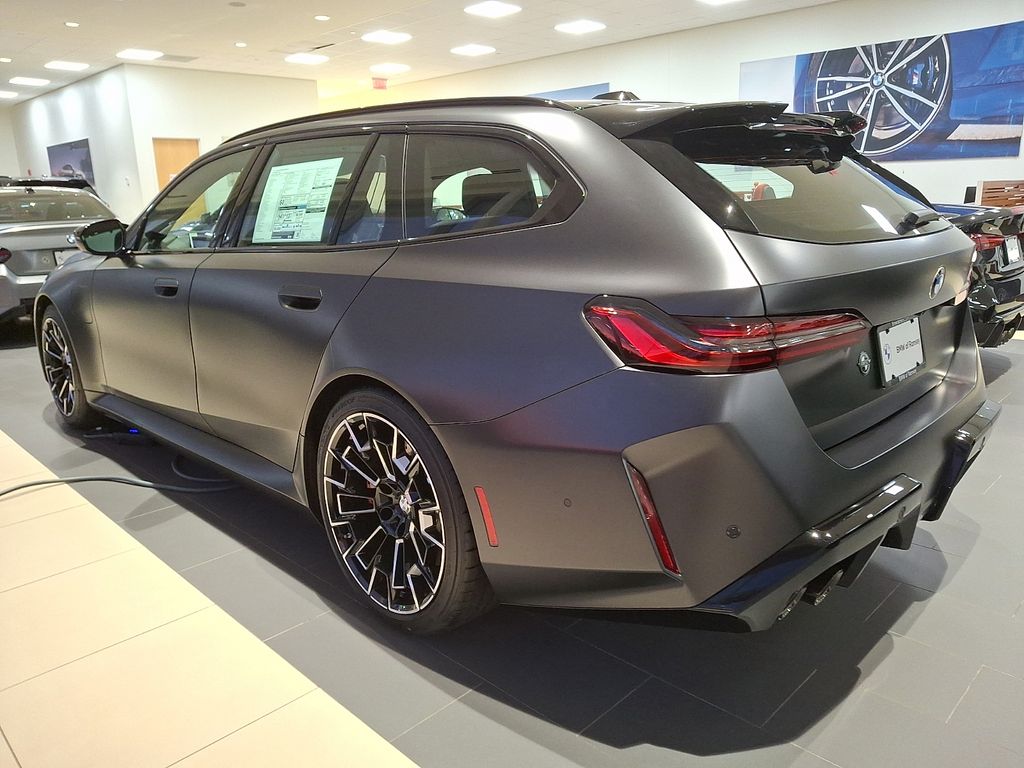 Thumbnail: 2026 BMW M5 - 6