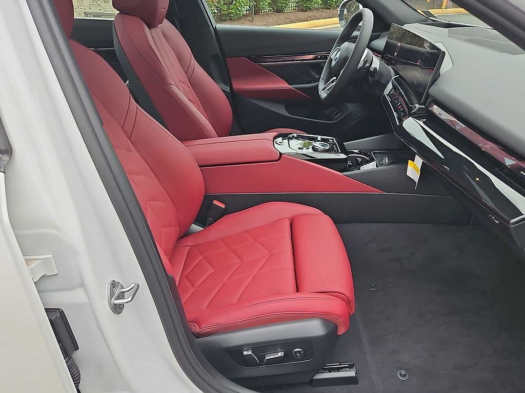 Thumbnail: 2026 BMW 5 Series - 22