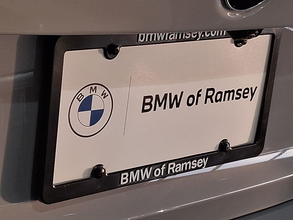 Thumbnail: 2026 BMW 3 Series - 12