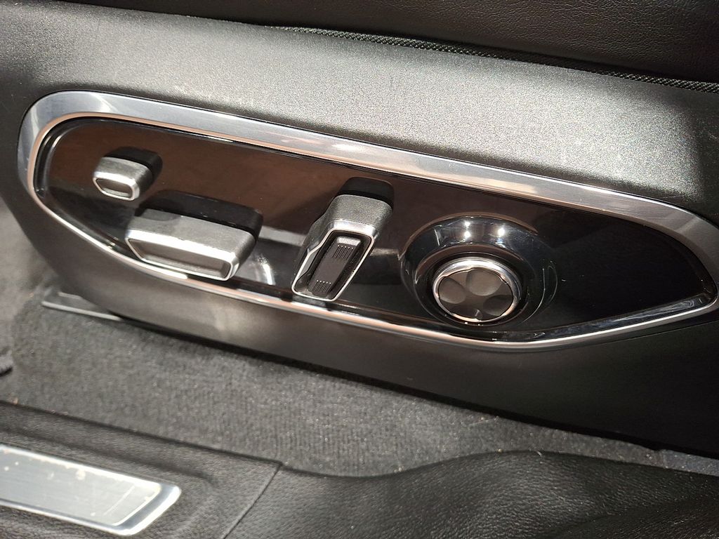 Thumbnail: 2023 Jeep Grand Cherokee - 11