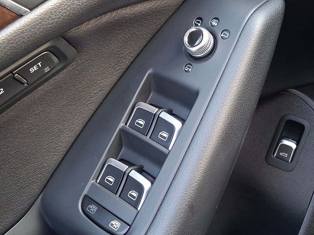 Thumbnail: 2016 Audi Q5 - 24