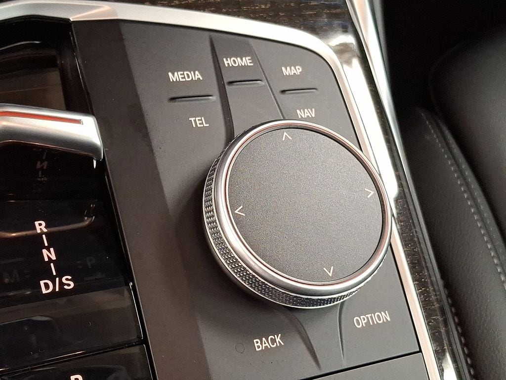 Thumbnail: 2023 BMW 3 Series - 21