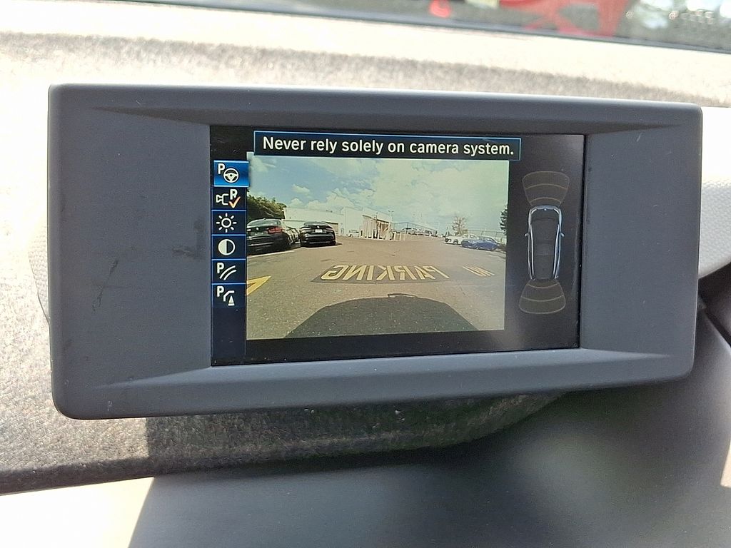 Thumbnail: 2014 BMW i3 - 18