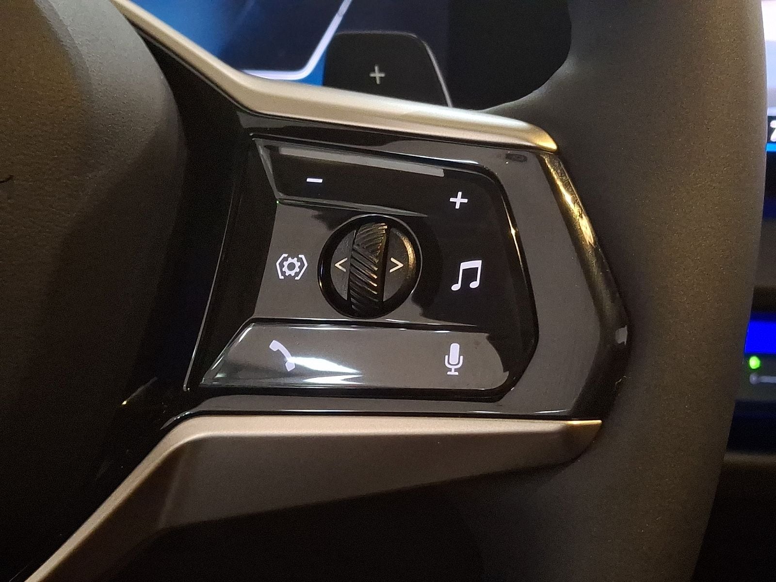 Thumbnail: 2025 BMW X3 - 18