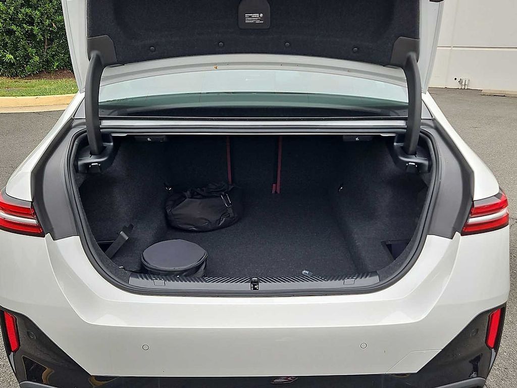 Thumbnail: 2026 BMW 5 Series - 35