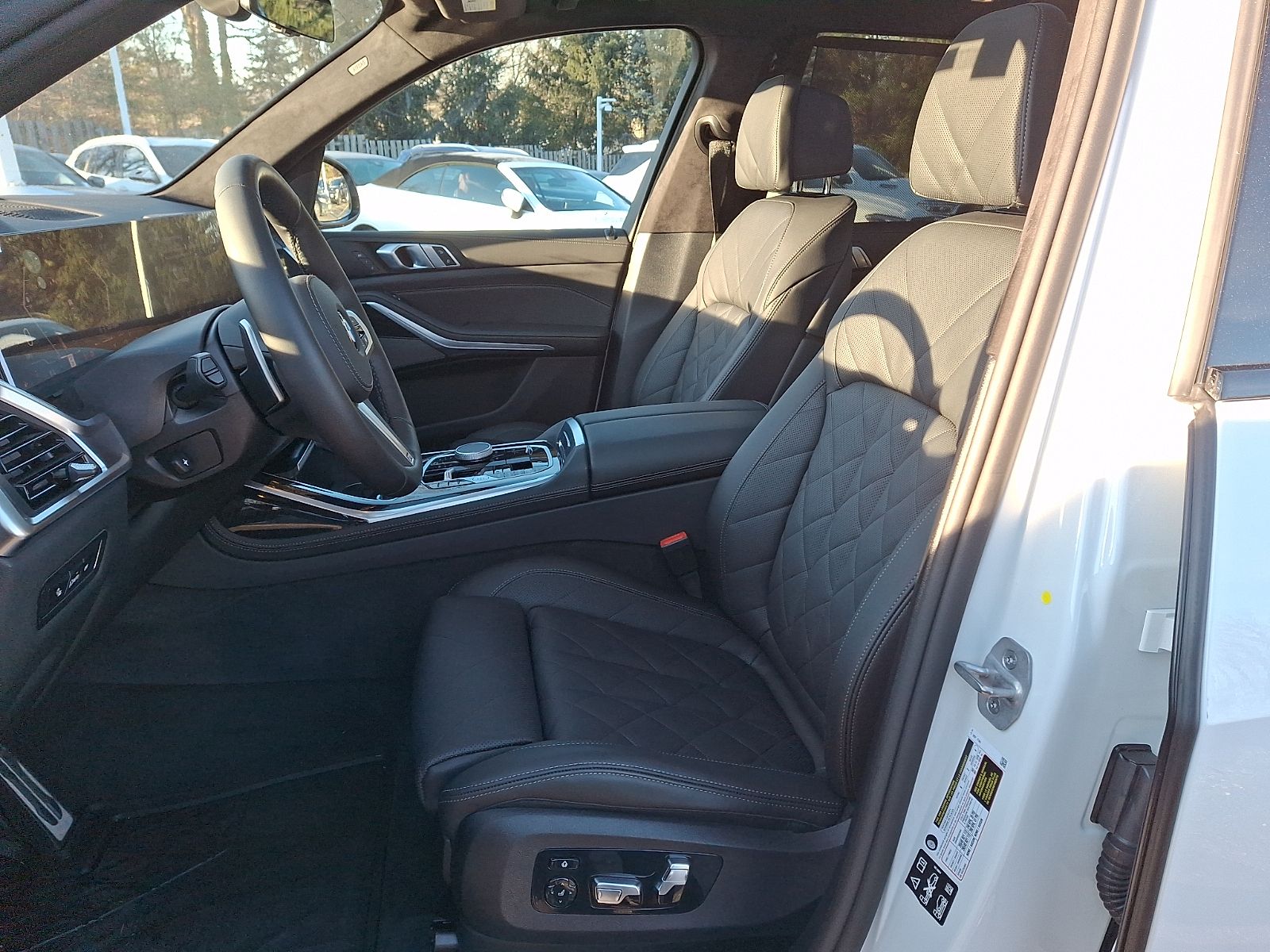 Thumbnail: 2026 BMW X7 - 10