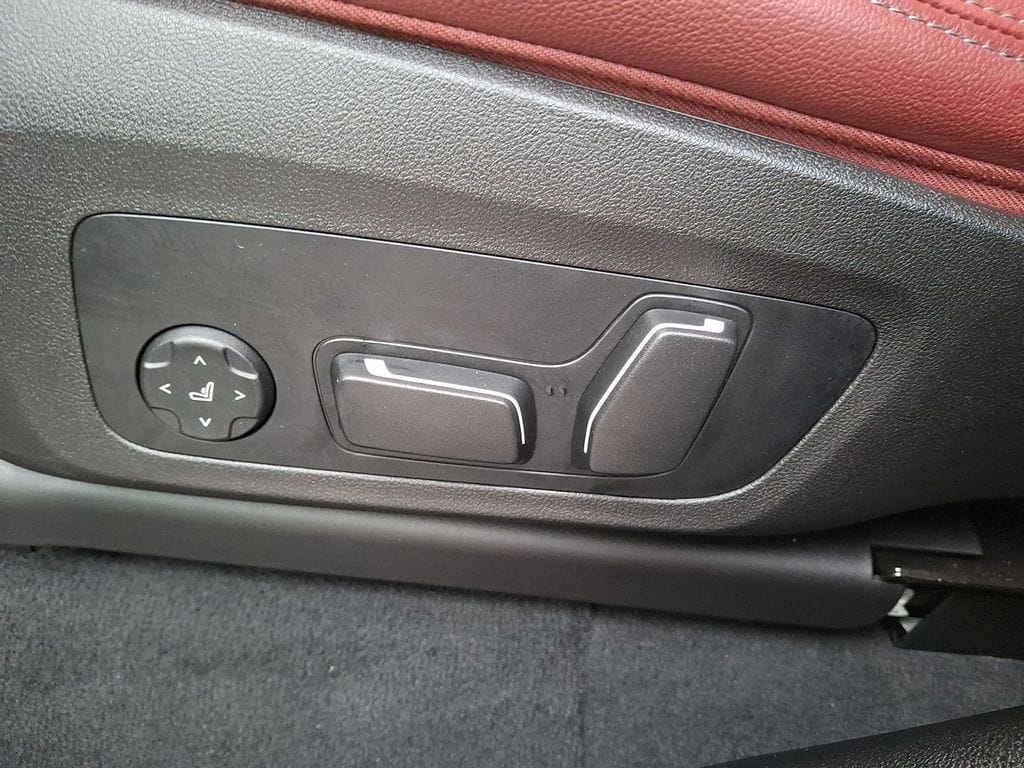 Thumbnail: 2025 BMW X4 - 11