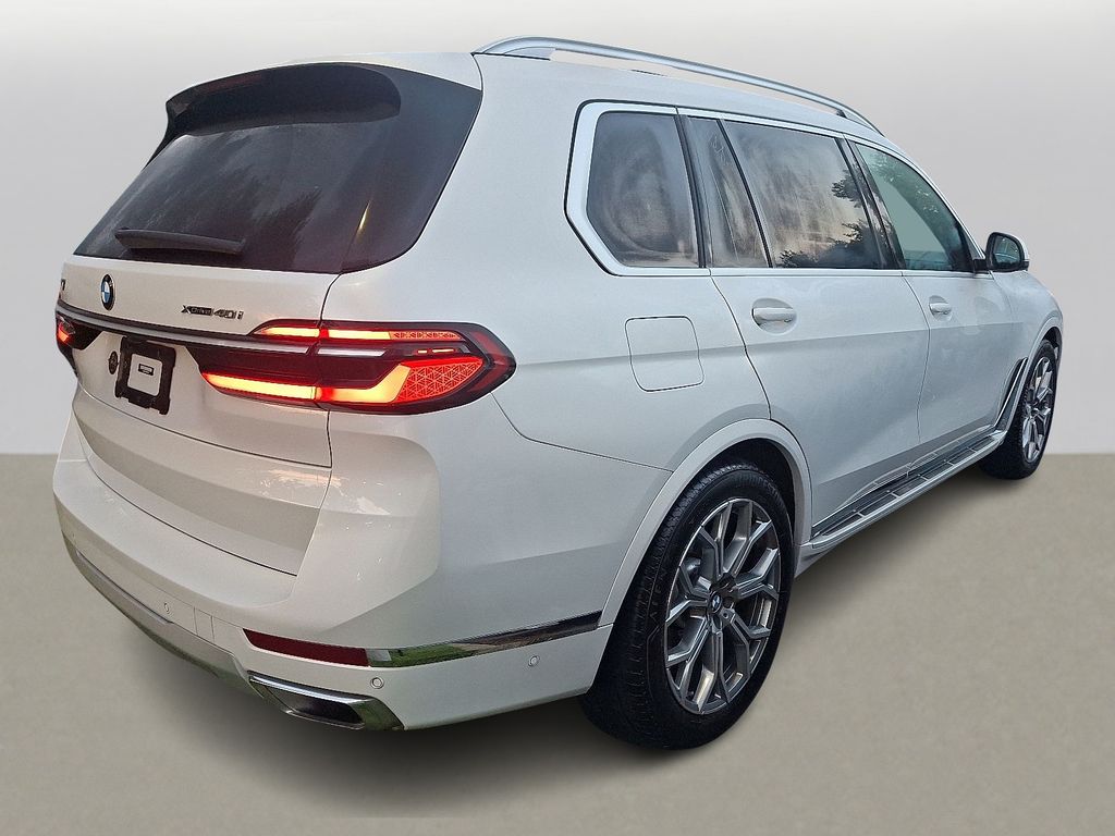 Thumbnail: 2023 BMW X7 - 4