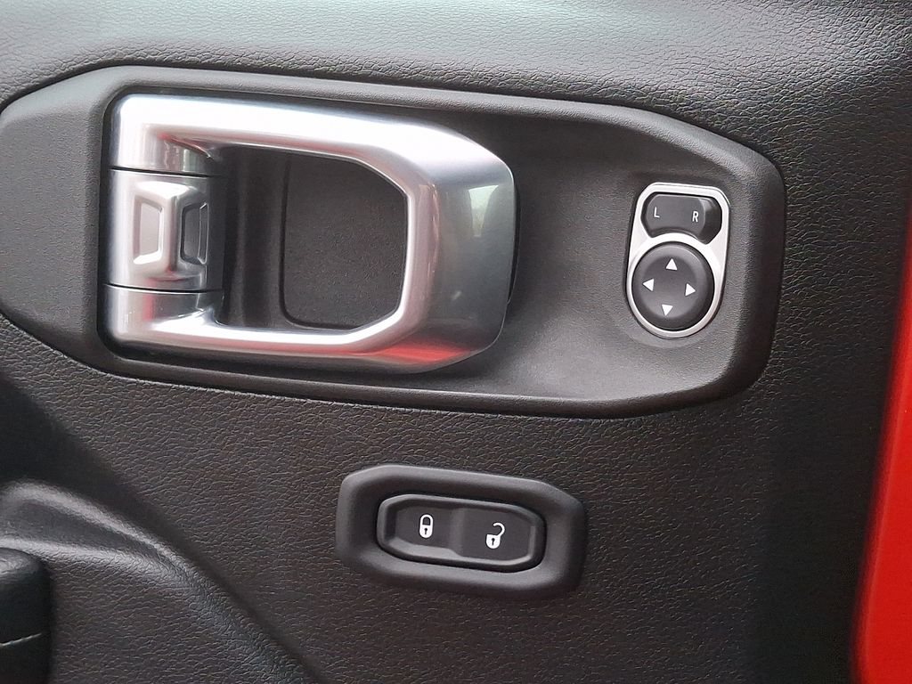 Thumbnail: 2021 Jeep Wrangler - 27