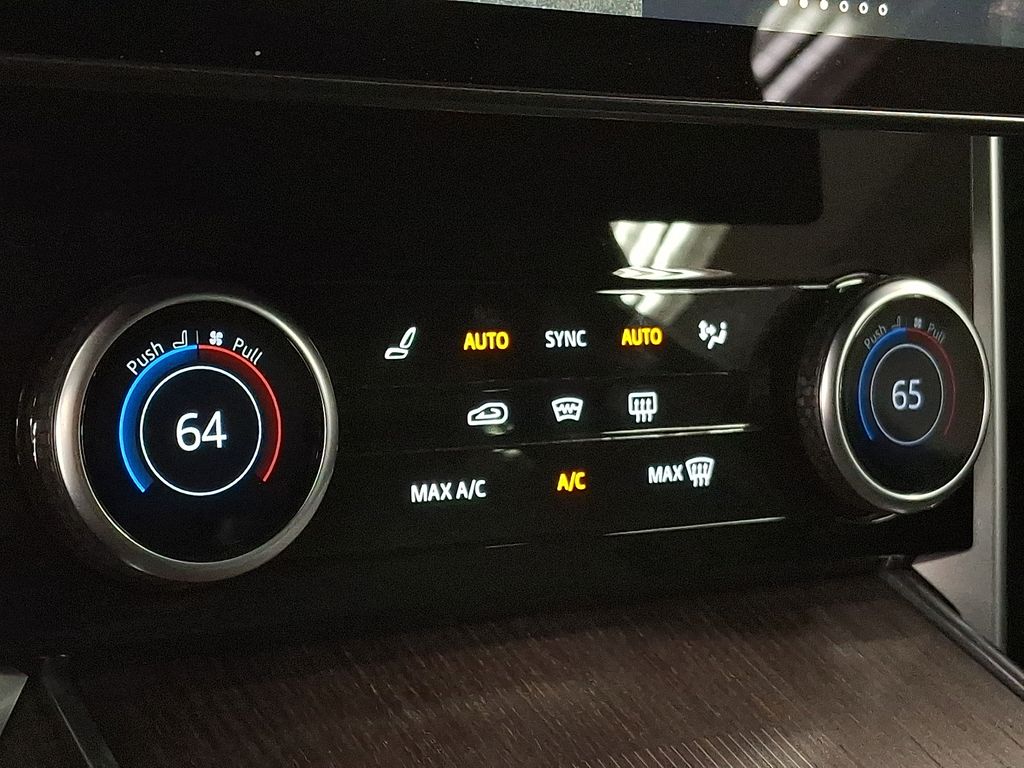 Thumbnail: 2023 Land Rover Range Rover - 11