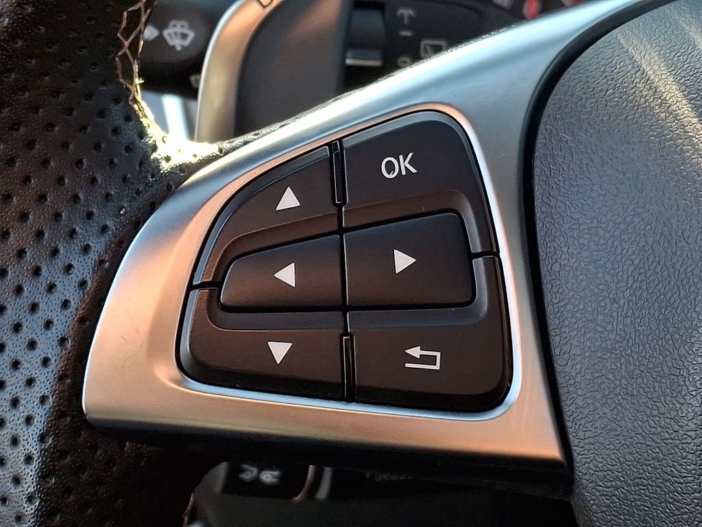 Thumbnail: 2019 Mercedes-Benz GL-Class - 16