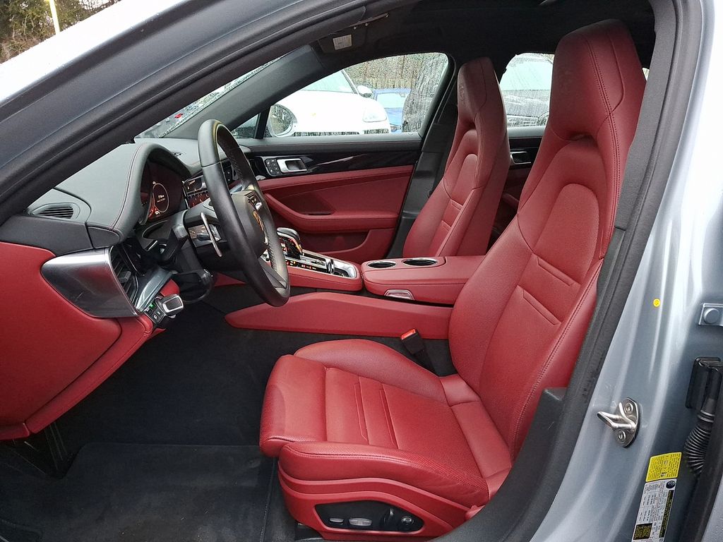 Thumbnail: 2023 Porsche Panamera - 11