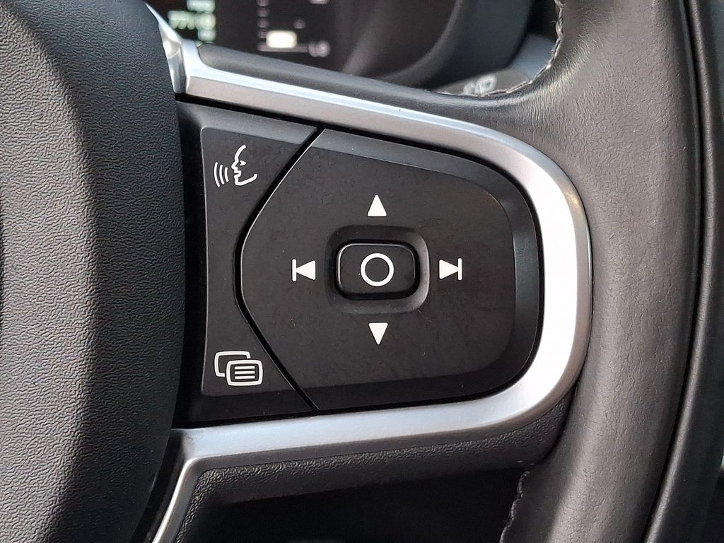 Thumbnail: 2019 Volvo XC60 - 19