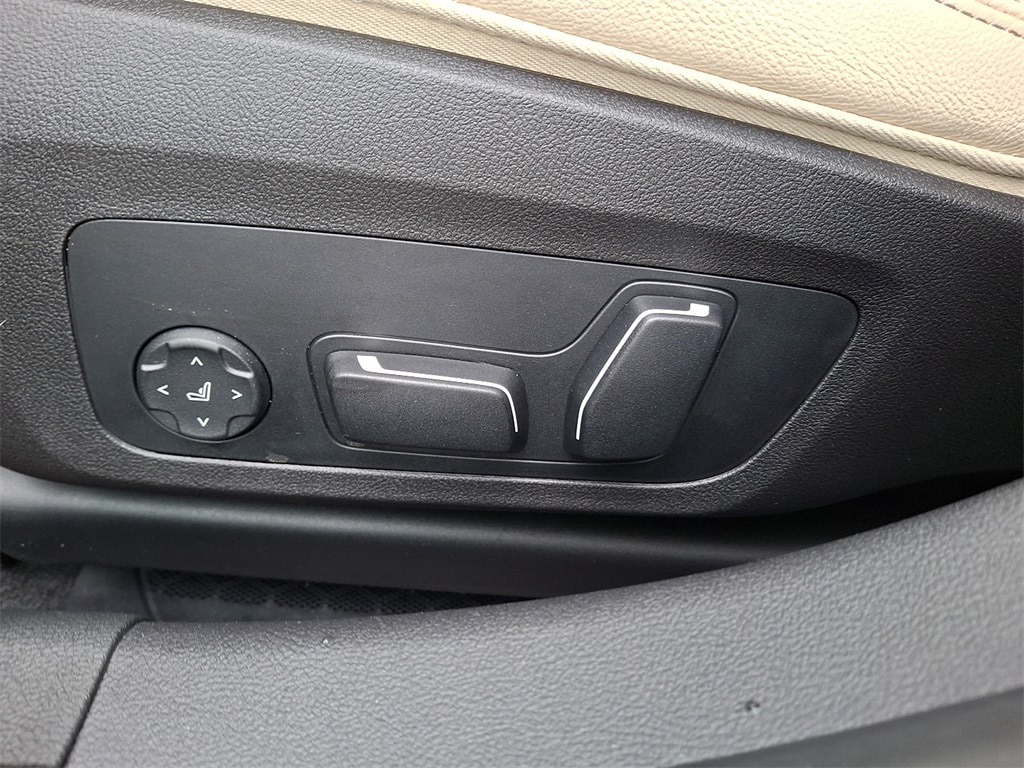 Thumbnail: 2025 BMW 3 Series - 11