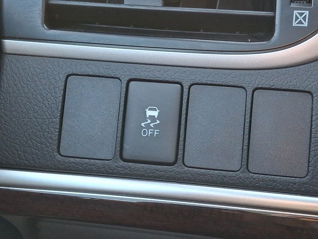 Thumbnail: 2014 Toyota Camry - 25