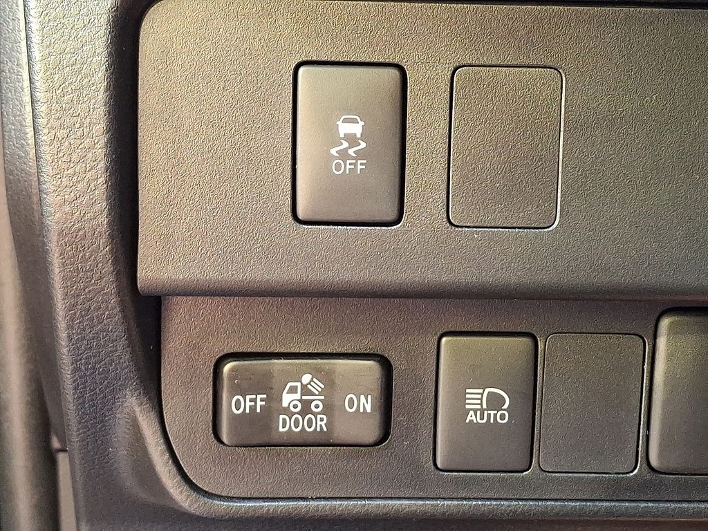 2022 Toyota Tacoma  25