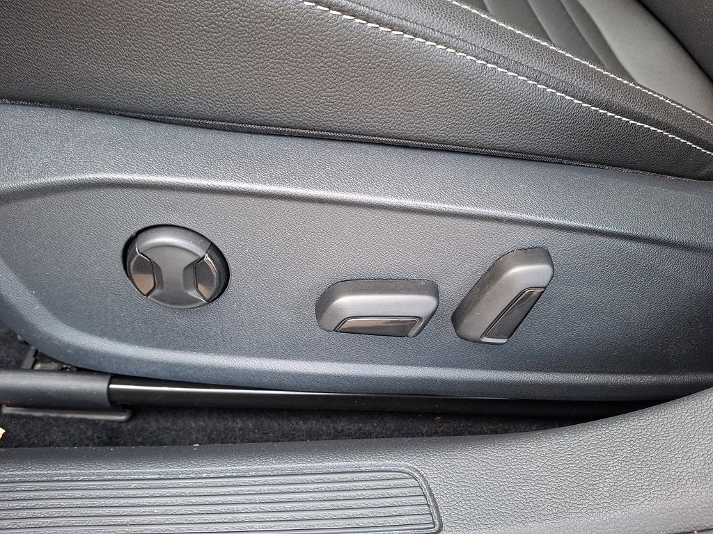 Thumbnail: 2021 Volkswagen Jetta - 10