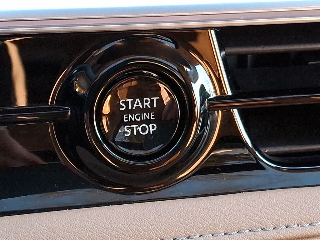 Thumbnail: 2025 INFINITI QX80 - 21