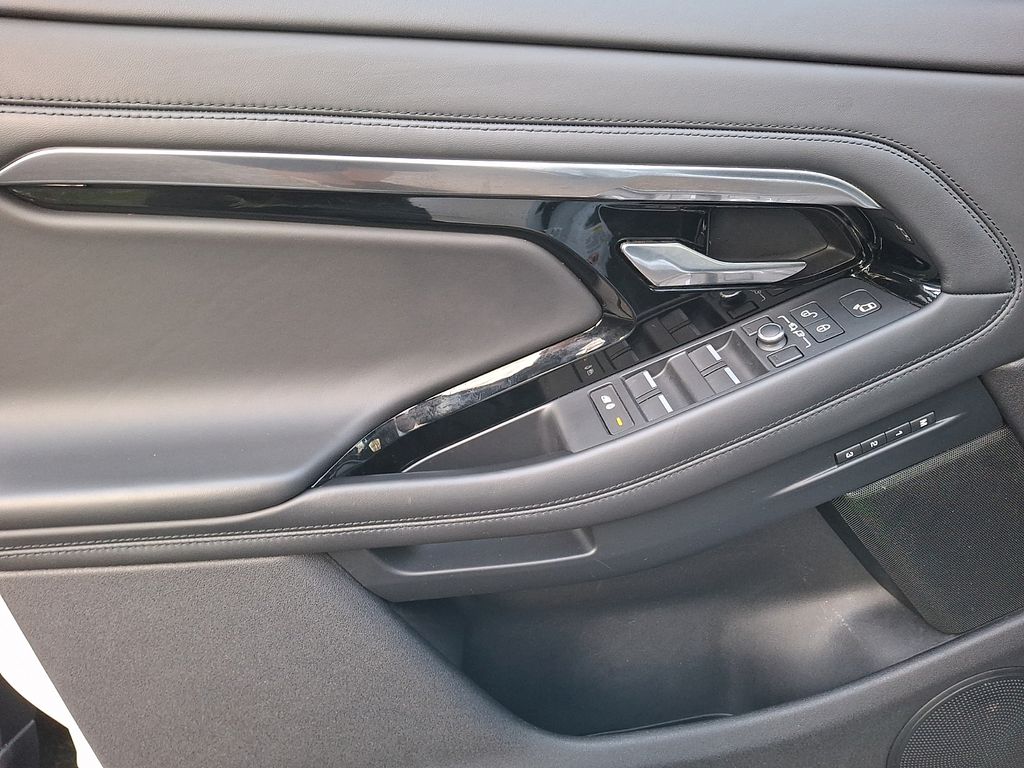 Thumbnail: 2020 Land Rover Range Rover Evoque - 8