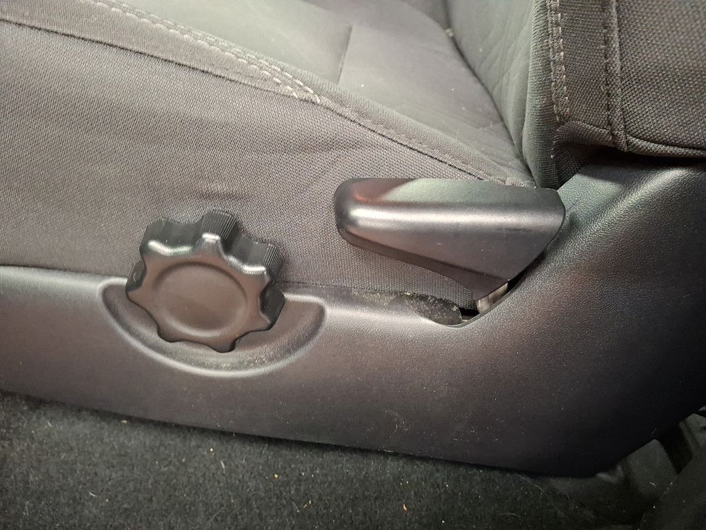 Thumbnail: 2019 Toyota Tacoma - 9