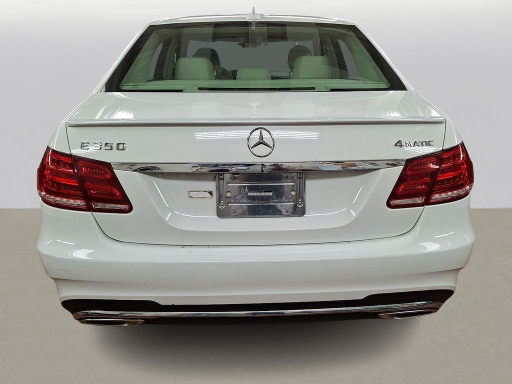 Thumbnail: 2014 Mercedes-Benz E-Class - 3