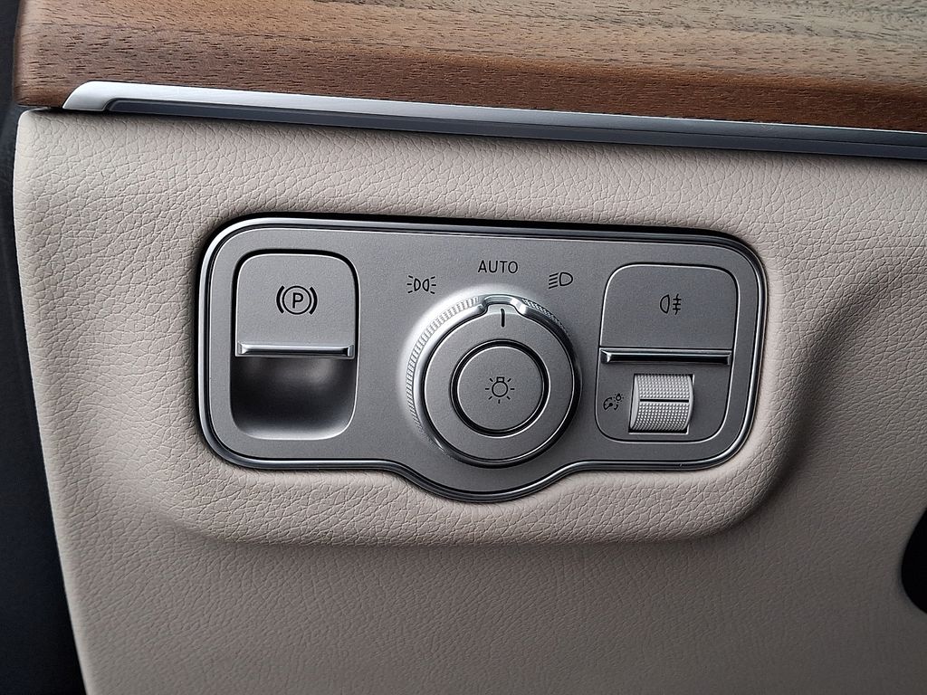 Thumbnail: 2024 Mercedes-Benz GLS - 19