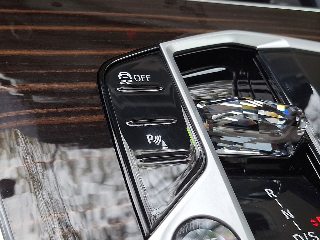 Thumbnail: 2026 BMW X7 - 20