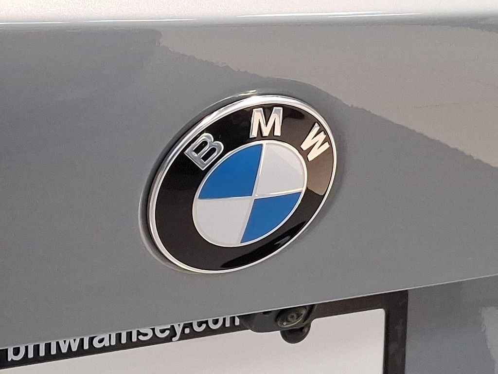 Thumbnail: 2026 BMW M5 - 8