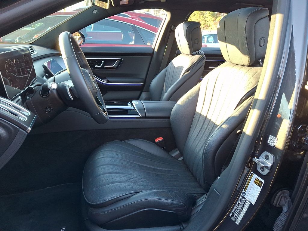 Thumbnail: 2022 Mercedes-Benz S-Class - 9