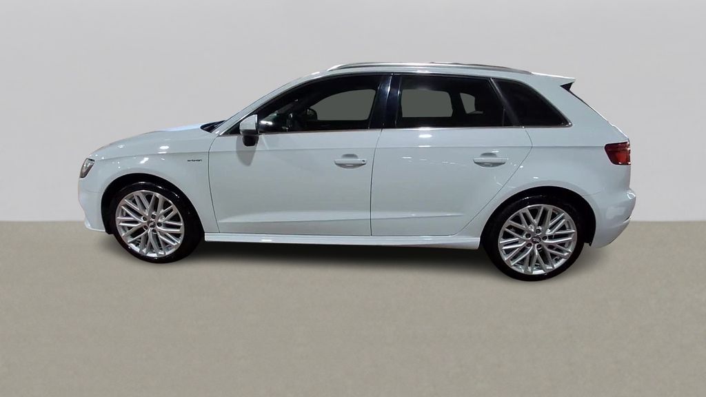 Thumbnail: 2018 Audi A3 e-tron - 5