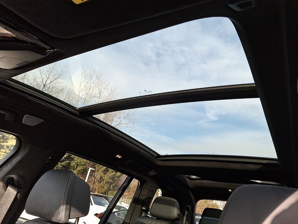 Thumbnail: 2025 BMW X7 - 12