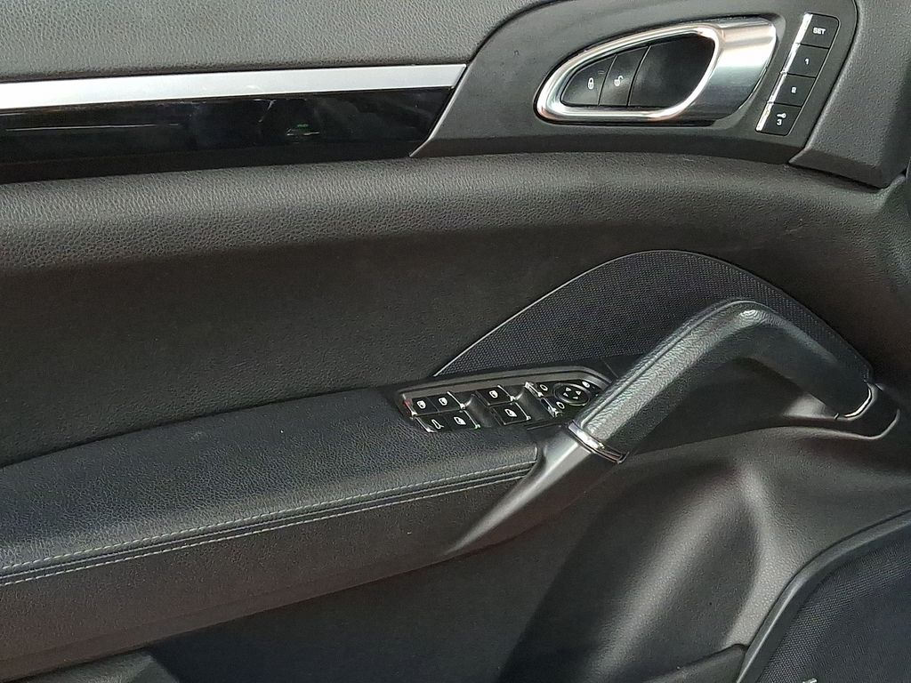 Thumbnail: 2014 Porsche Cayenne - 8