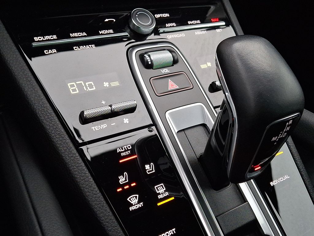 Thumbnail: 2023 Porsche Cayenne - 13